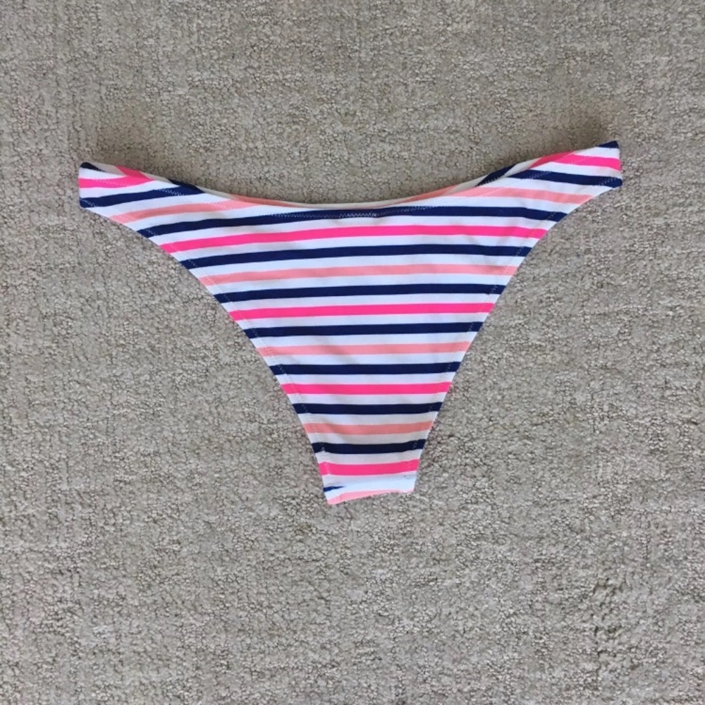 New! Topshop bikini bottoms ๐ - Picture 2 of 3